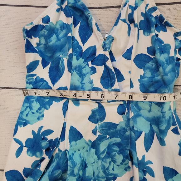 MinkPink Size XS	Blueberry Bloom Ivory and Blue Floral Print Romper Pleated - Picture 6 of 12